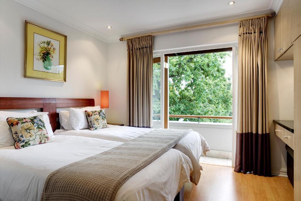 Luxury Two-Bedroom Apartment,293411888:JPEG