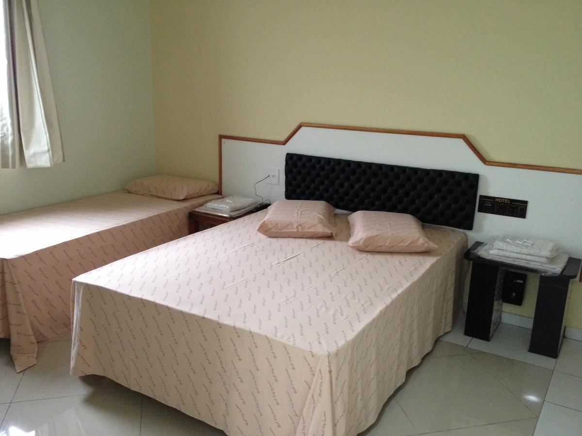 Quarto Duplo com Cama Extra