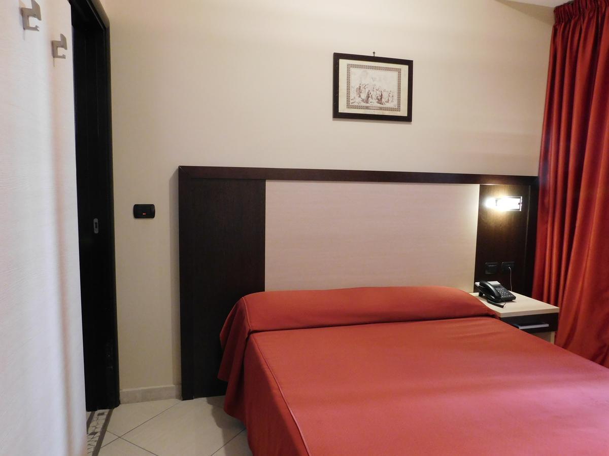 Economy Double Room,632868990:JPEG