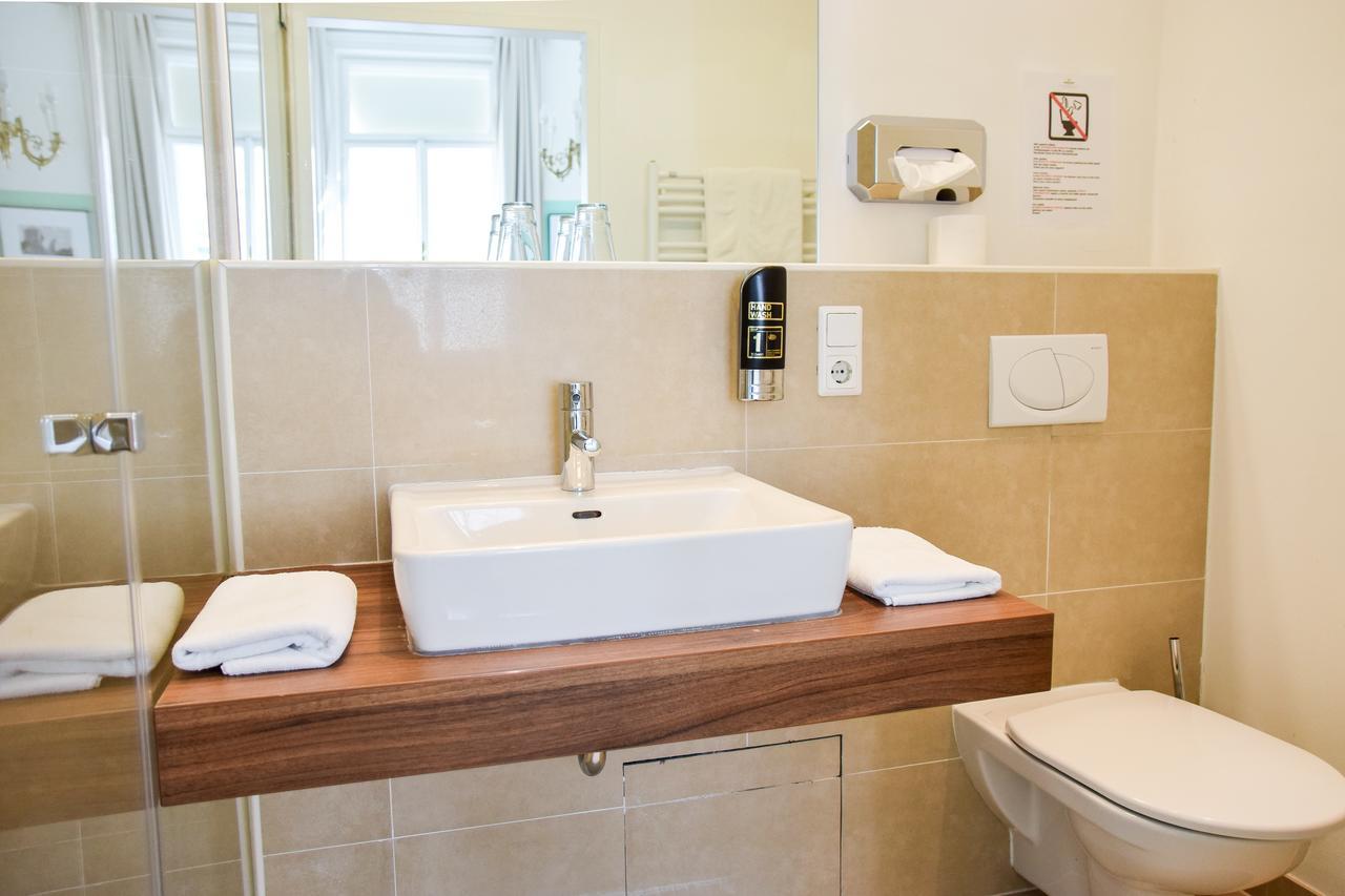 Standard Double Room with Private Bathroom