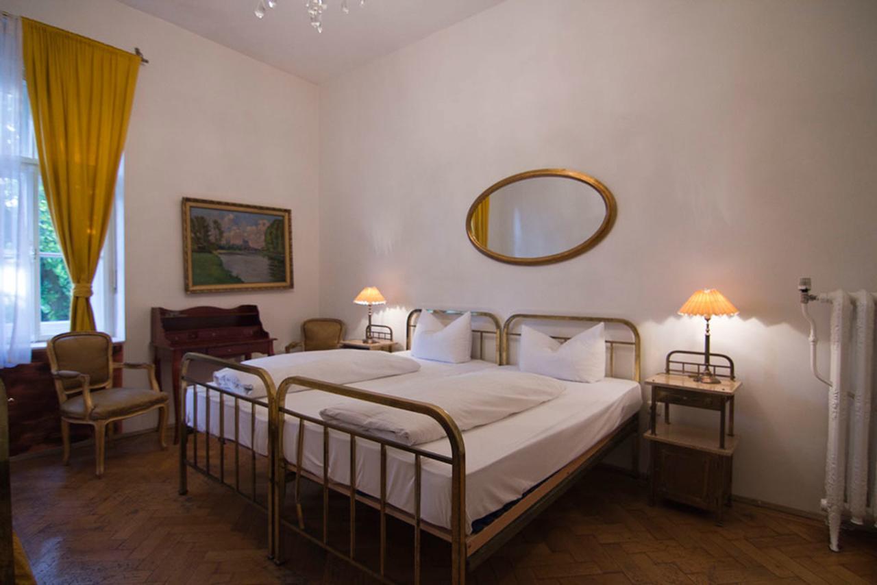 Double Room with Private External Bathroom