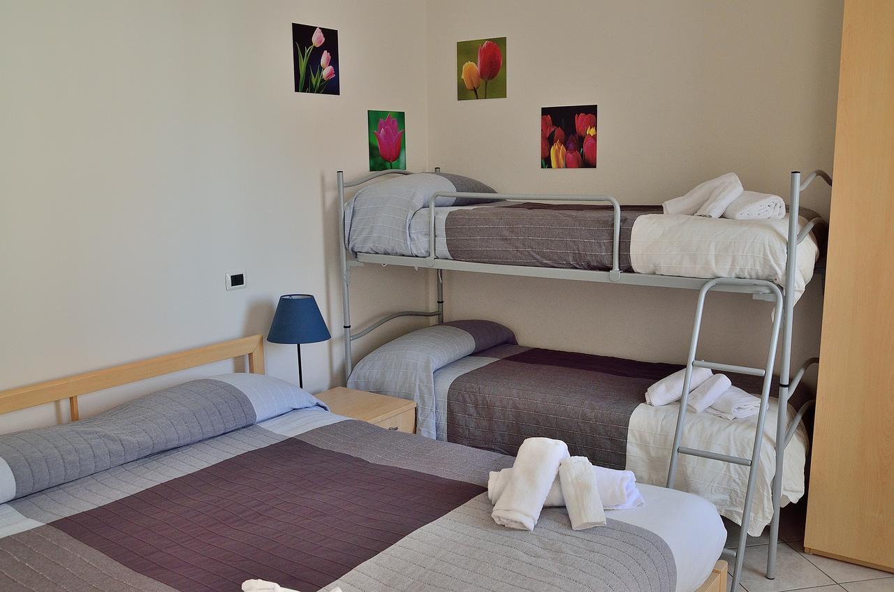 Deluxe One-Bedroom Apartment