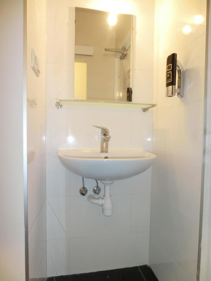 Camera Familiare Basic (Mansardata) con Bagno Privato