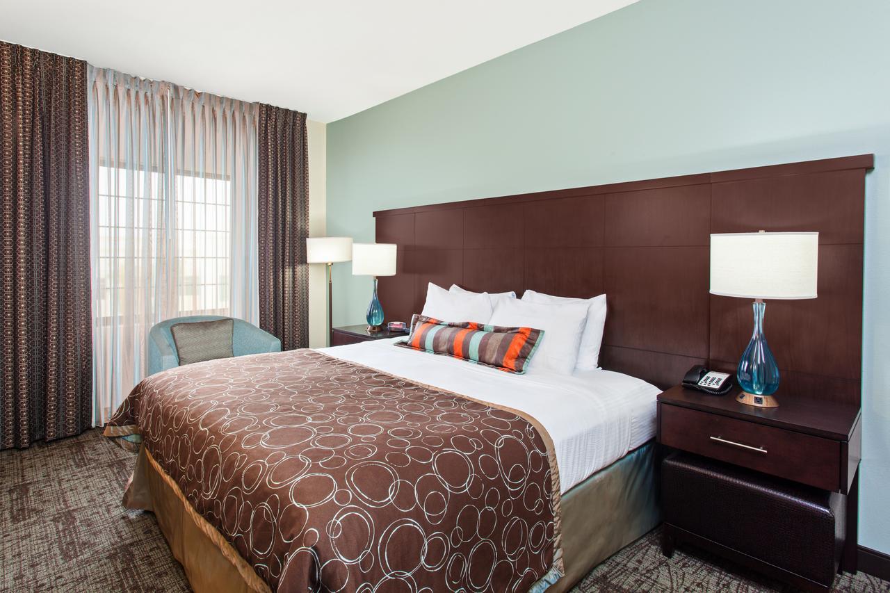 One-Bedroom King Suite