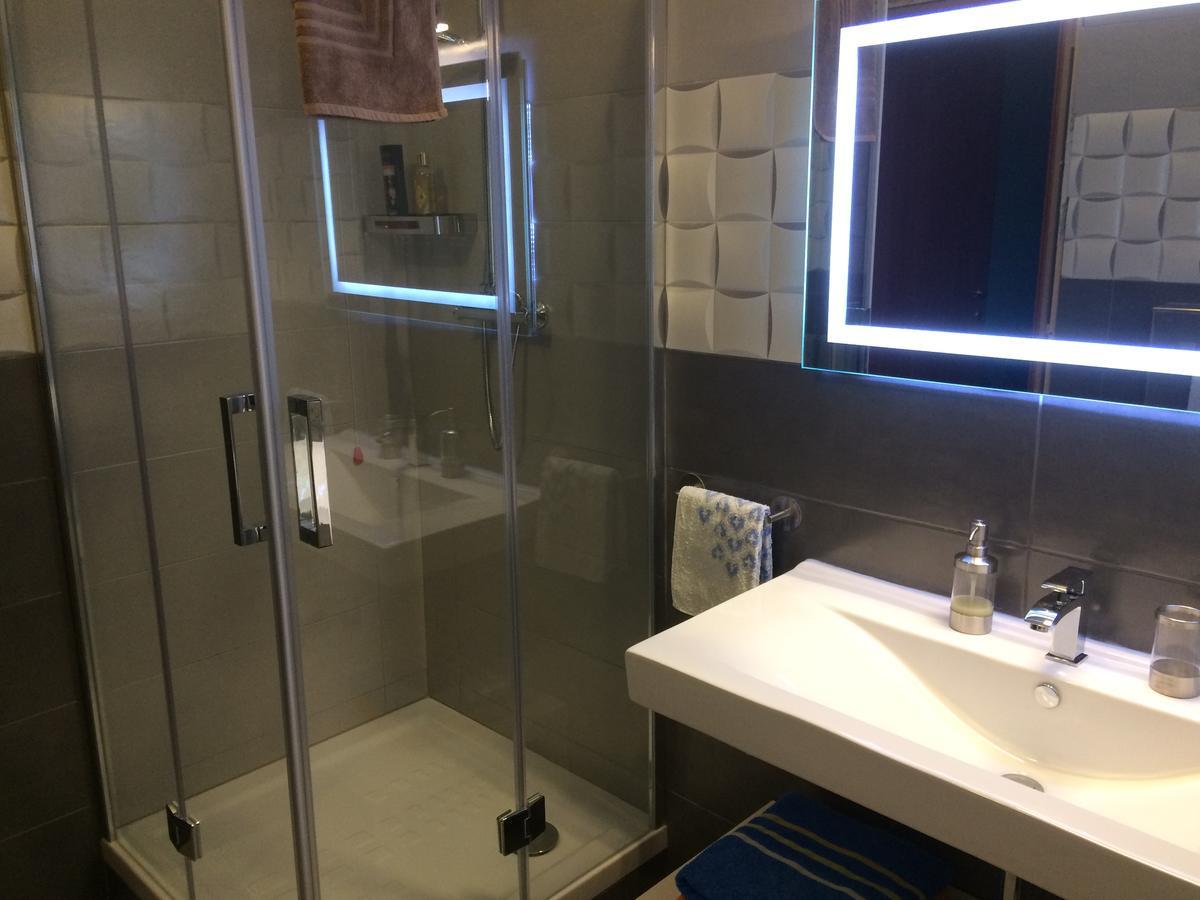 Double Room Private Bathroom