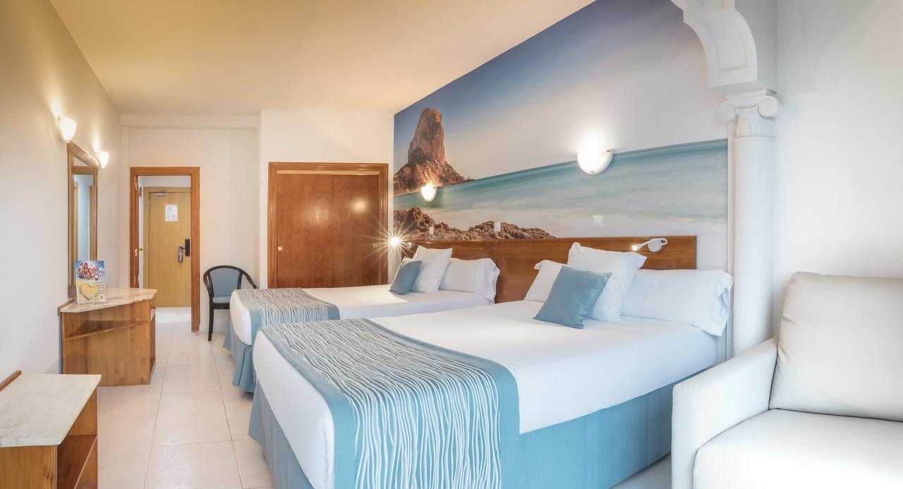 Quarto Duplo Standard com Vista Parque (2 Adultos + 1 Criança)