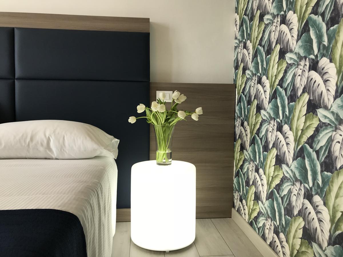 Doppelzimmer mit Balkon und Seeblick