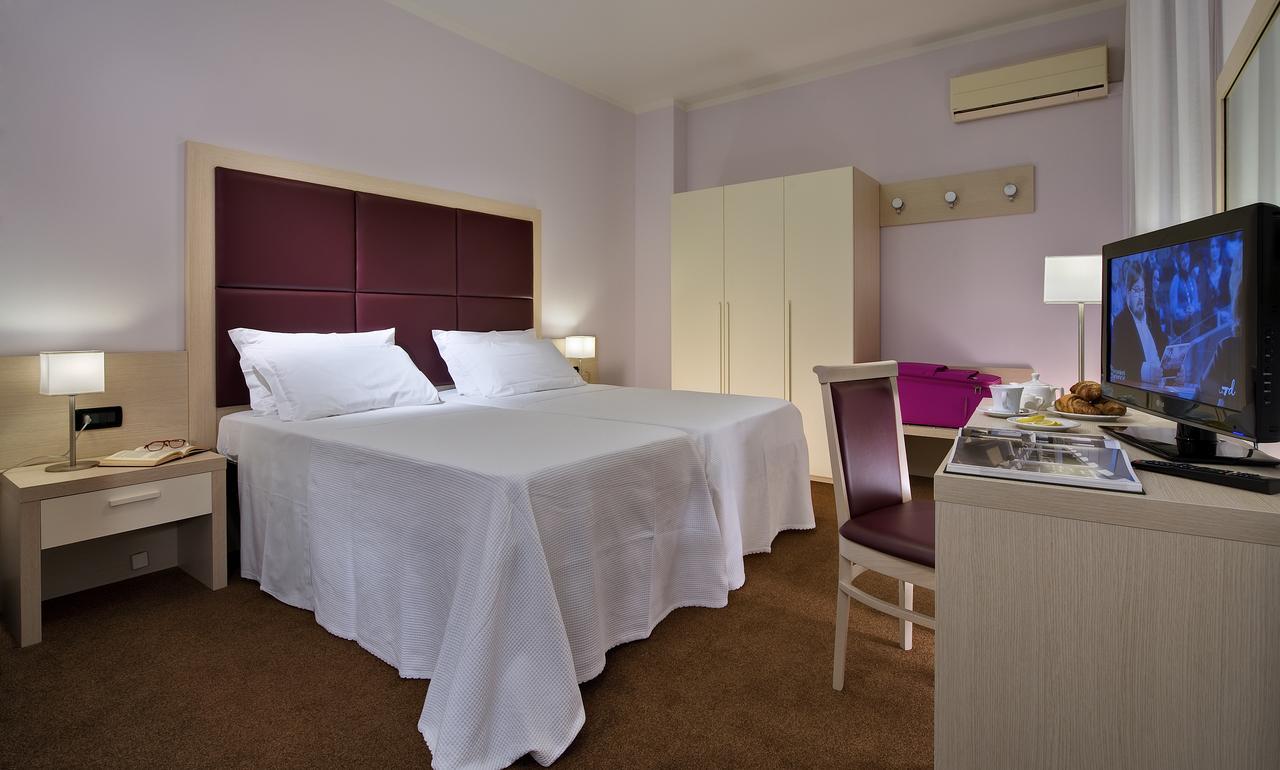 Classic Double Room with Balcony,646361100:JPEG