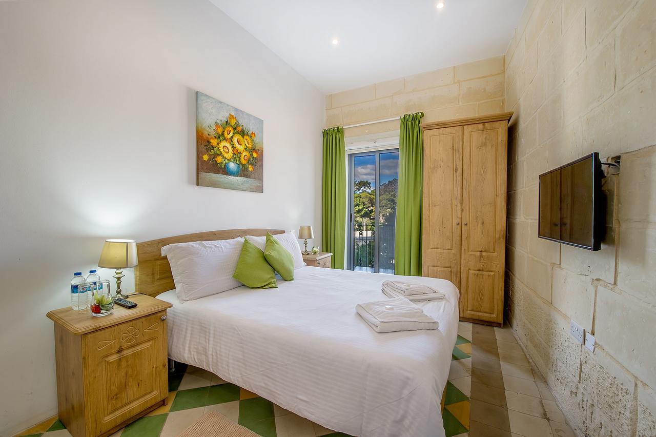 Double Room,669145803:JPEG