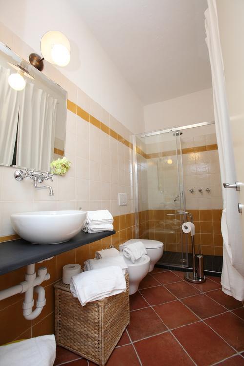 Triple Room Bathroom