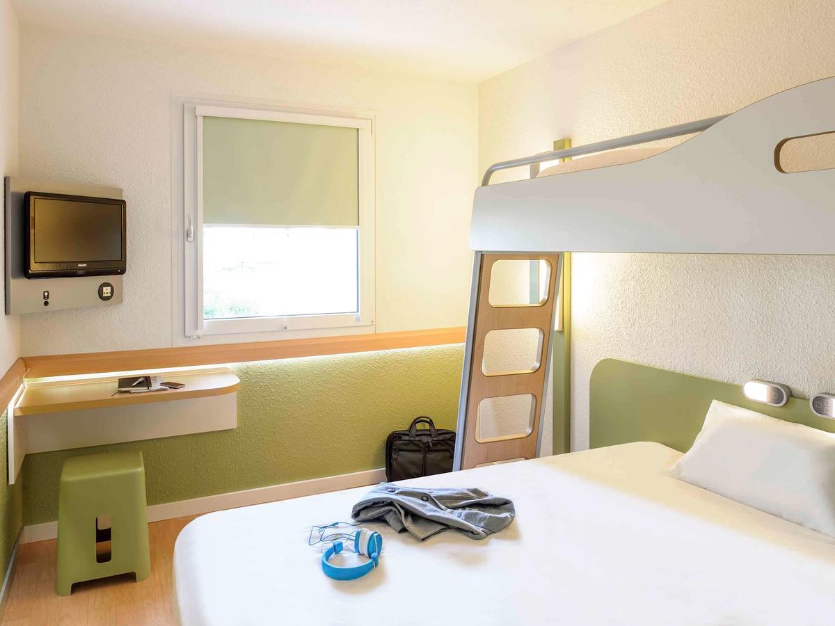 Standard Family Room One Double Bed One Bunk Bed
