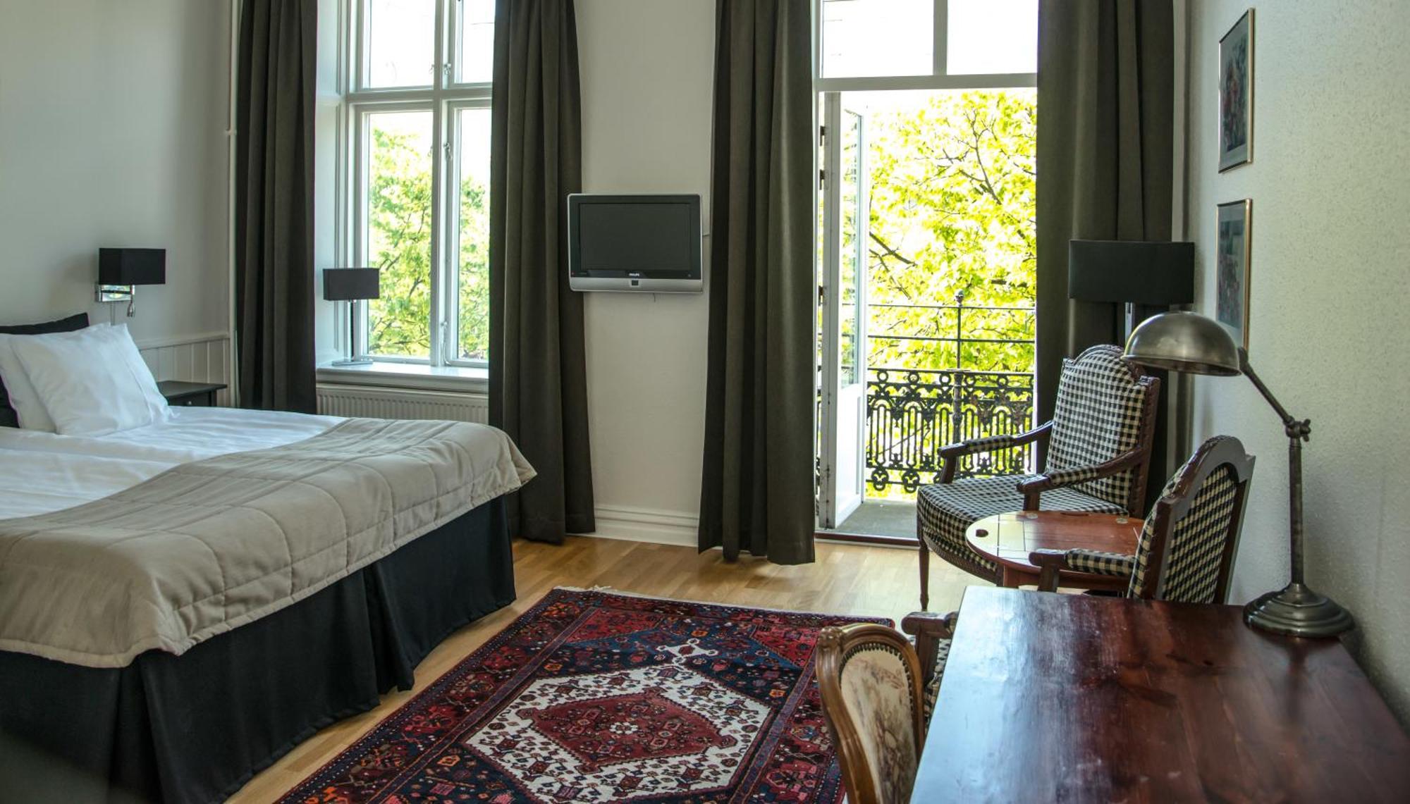 Double Room with Balcony,676439265:JPEG