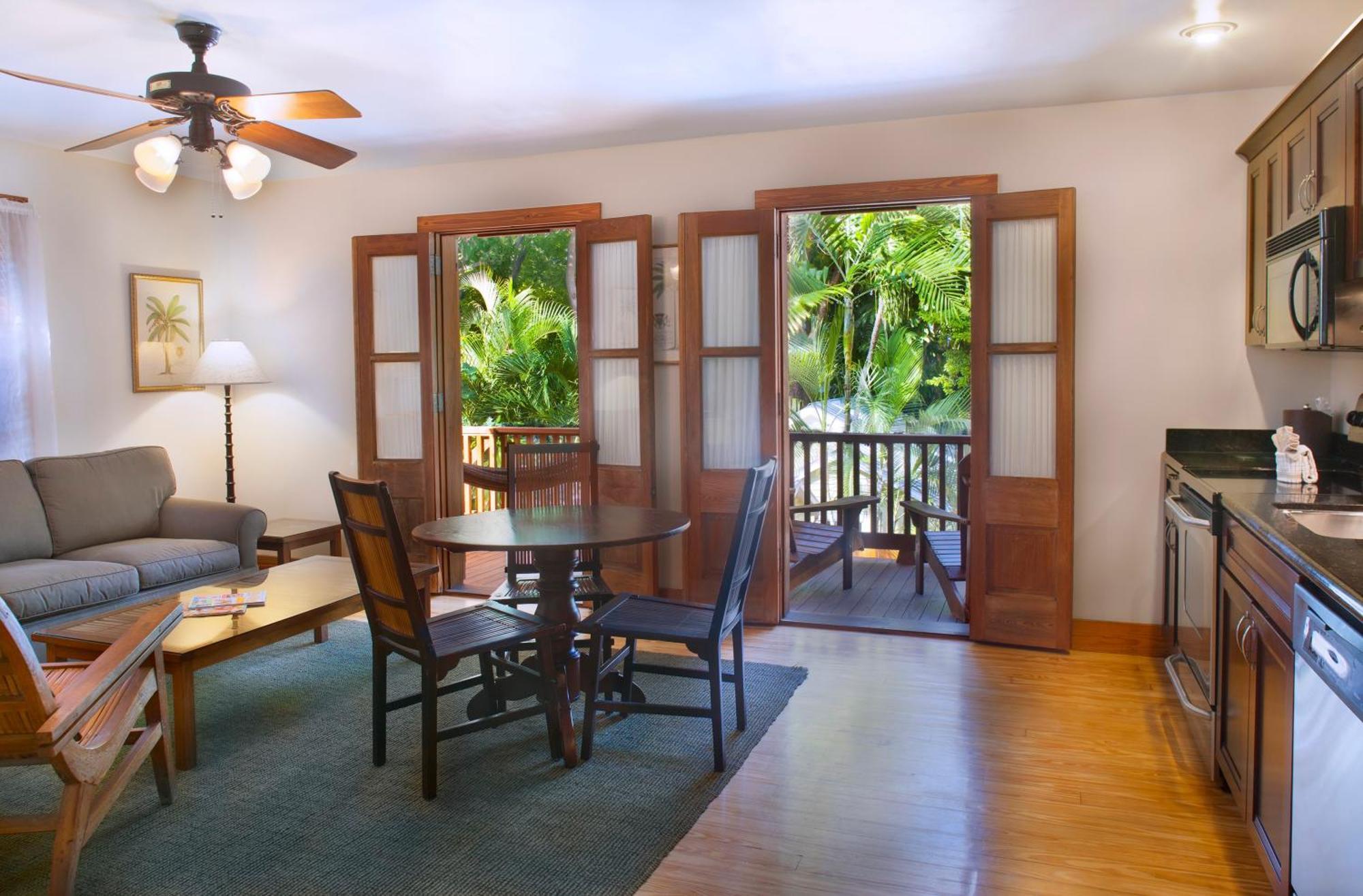 Cigar House One-Bedroom Queen Suite