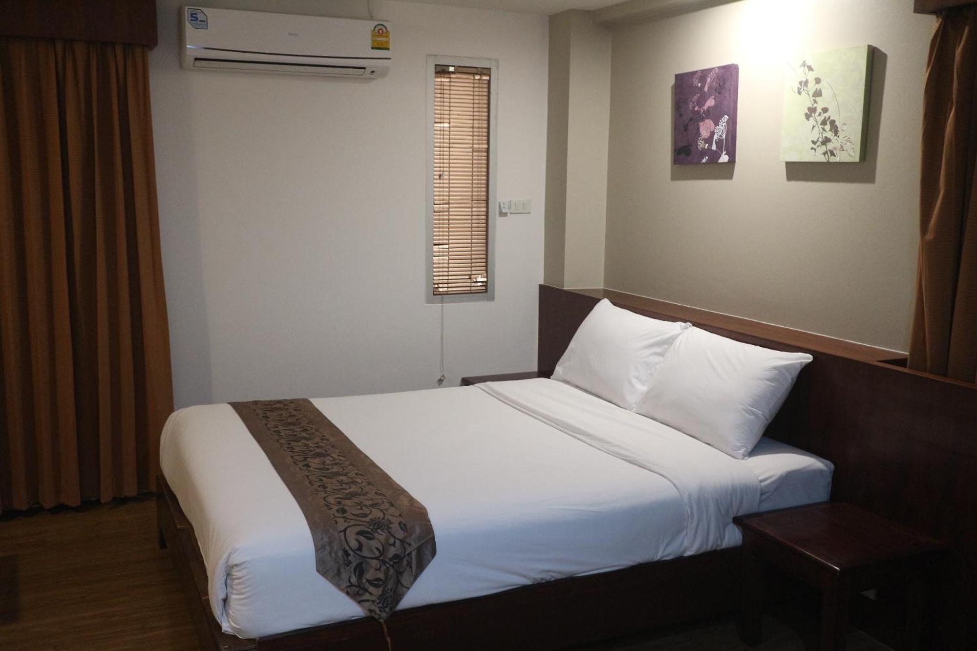 Superior Double or Twin Room with Breakfast - No Transfer,817779374:JPEG