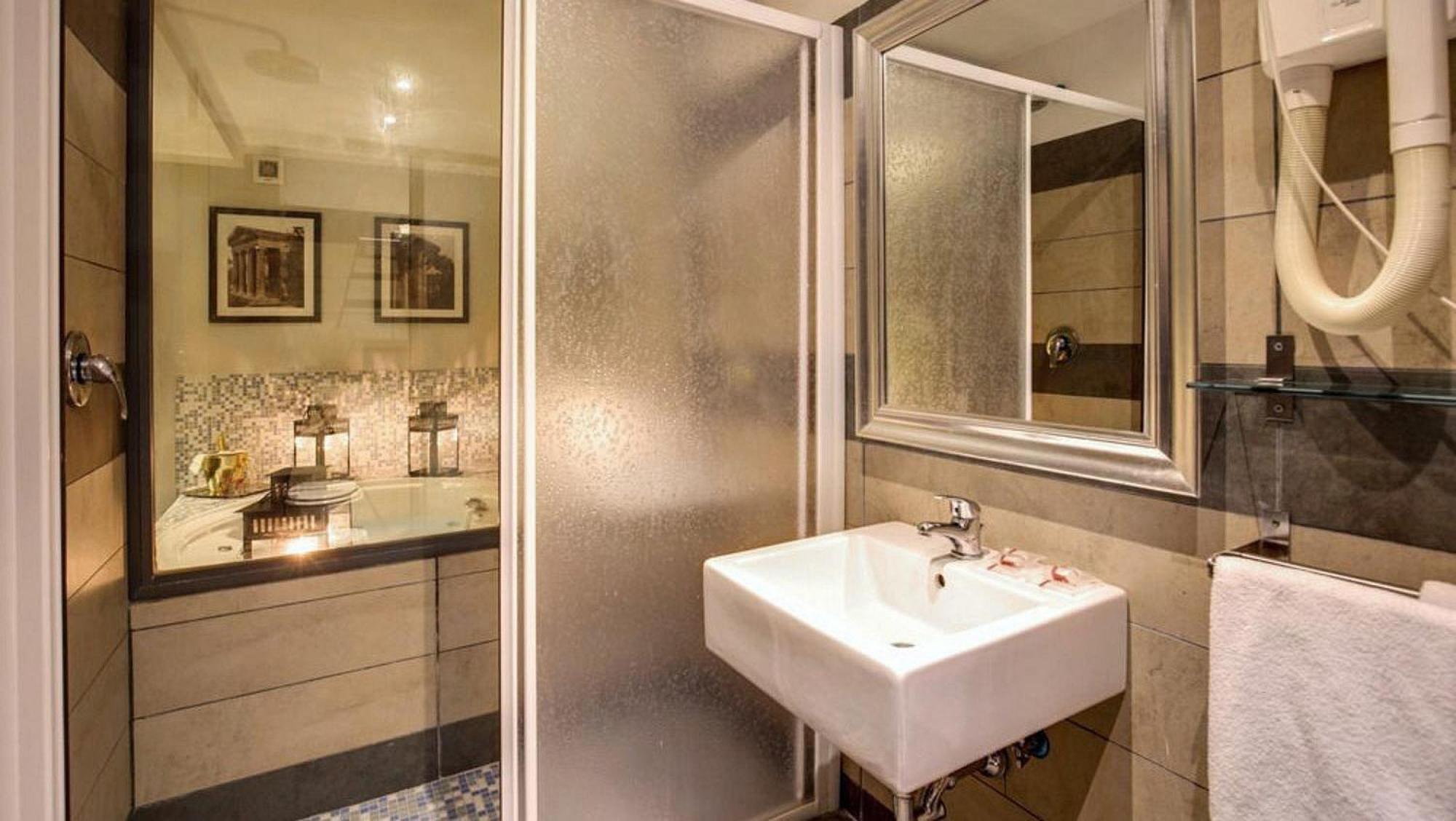 Suite Spa Bath,694000191:JPEG