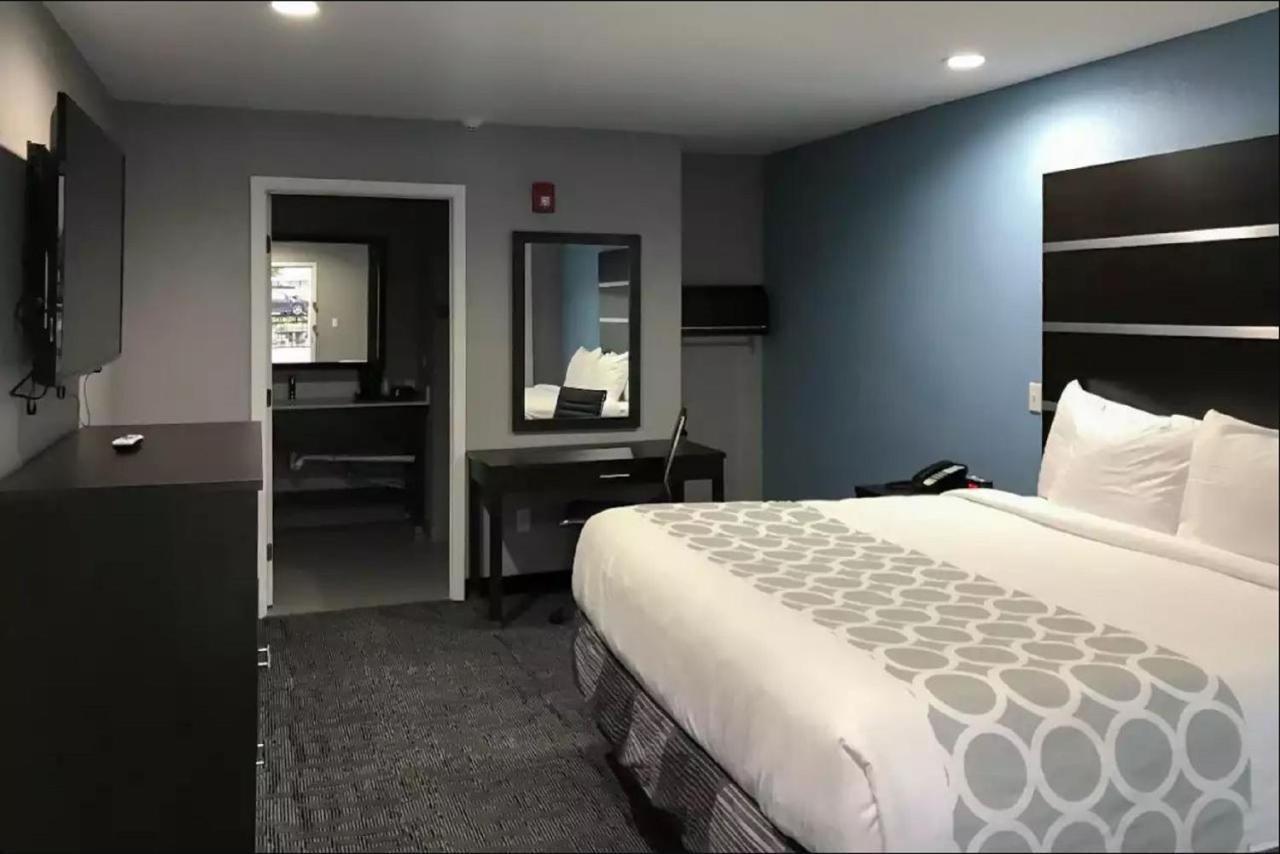 King Room - Non-Smoking