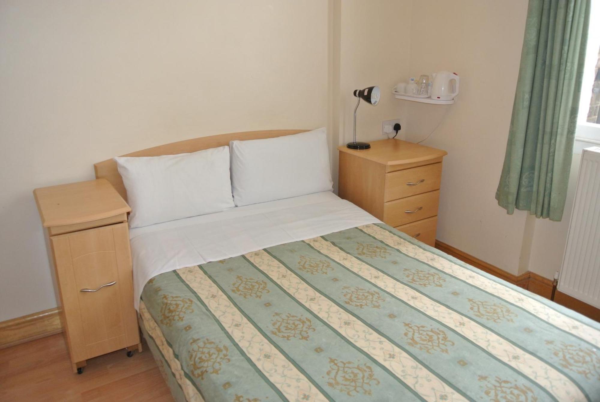 Habitación Doble con baño compartido