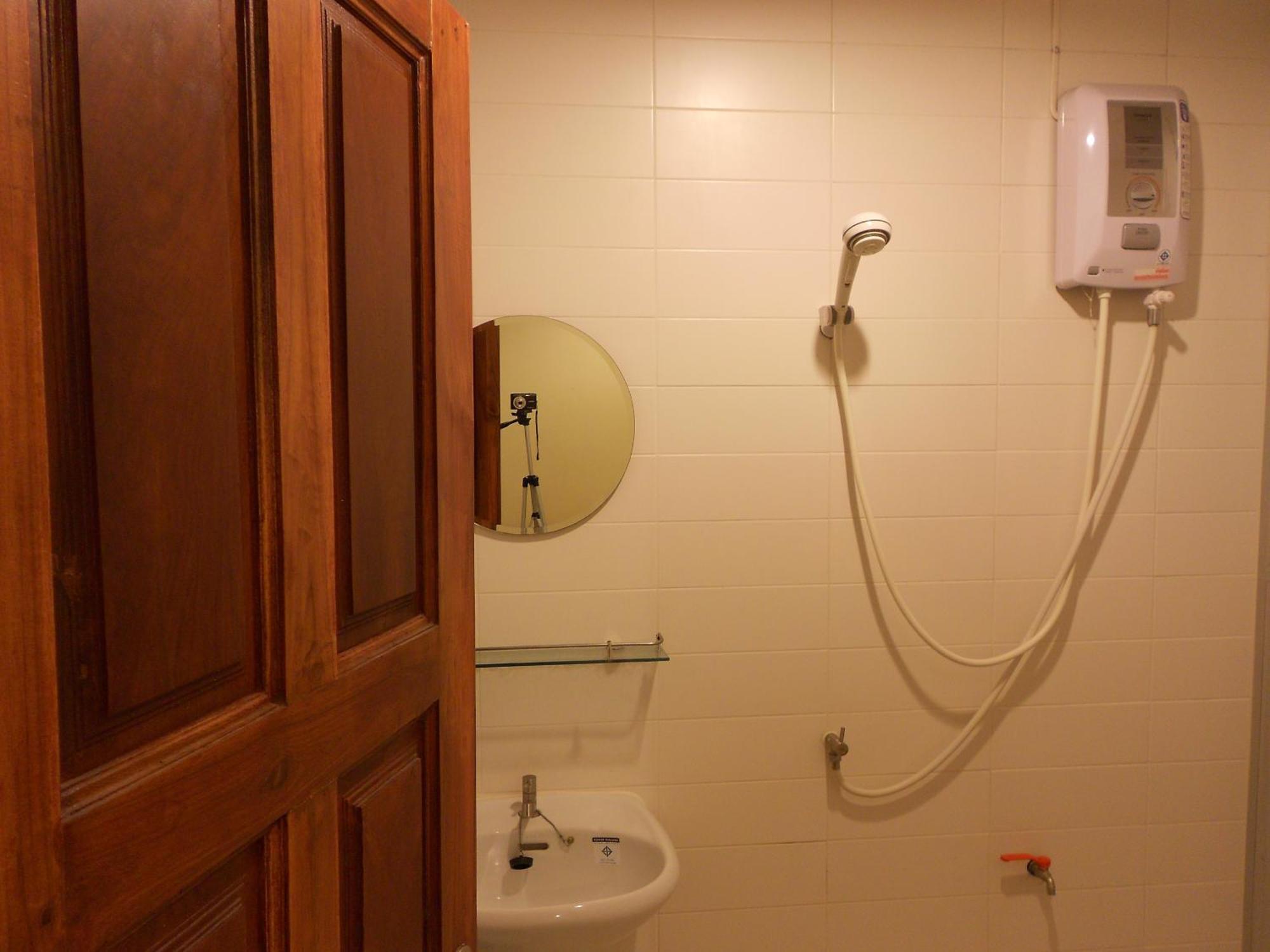 Family Room,1612966981:JPEG