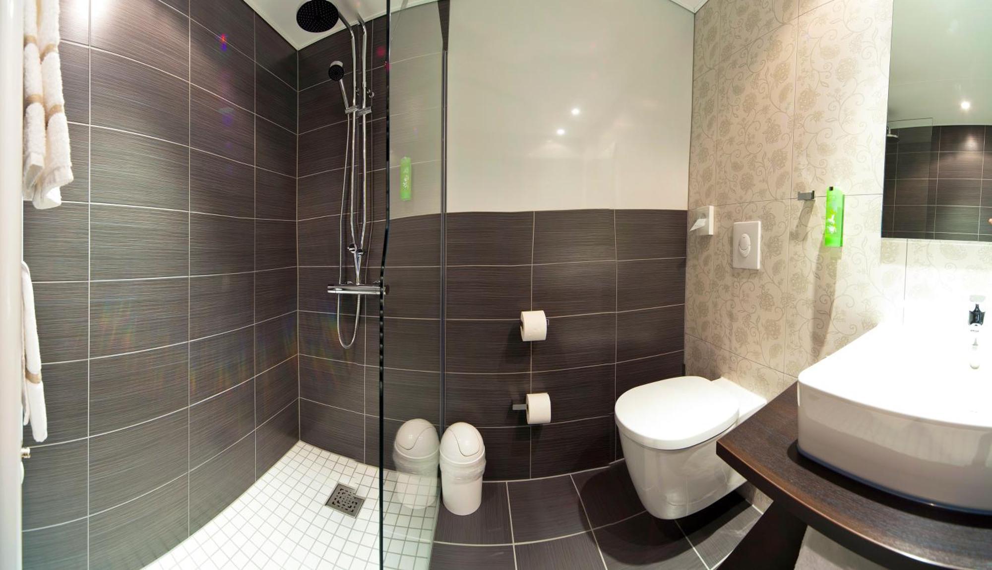 Double Room,1613423082:JPEG