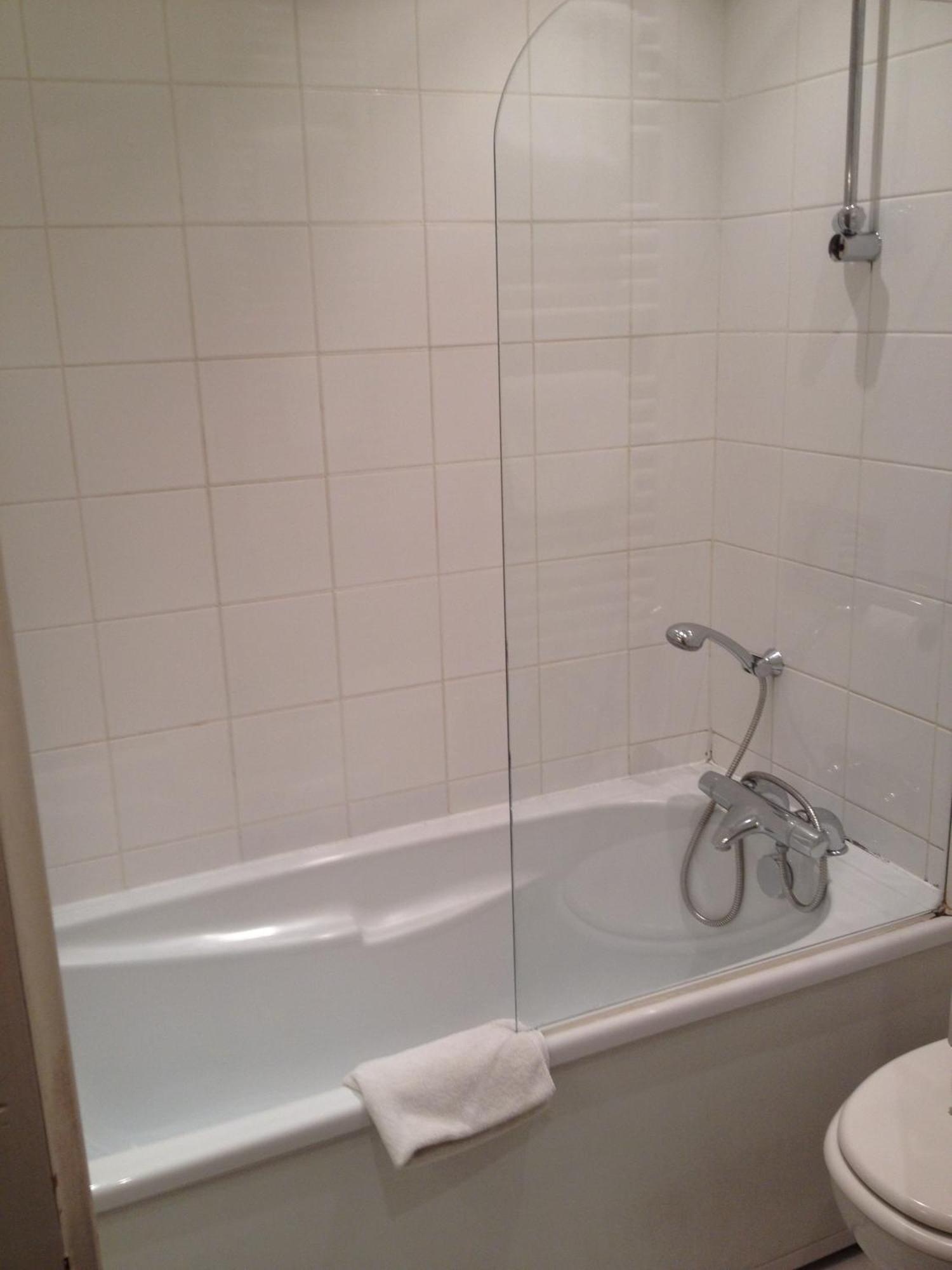 Double Room Bath Ground Floor