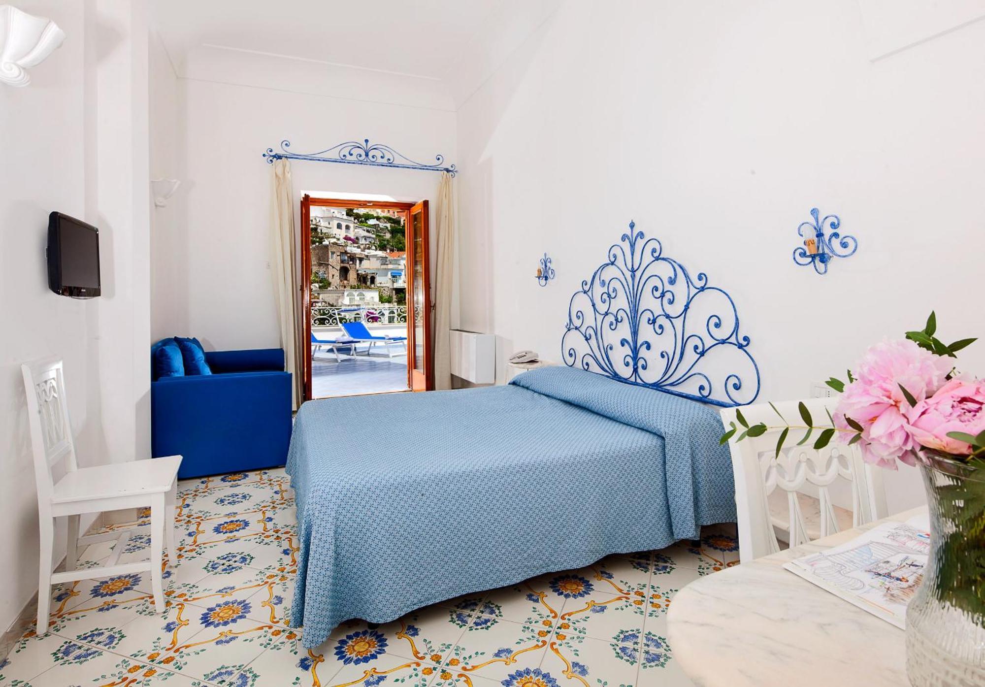 Quarto Superior com Cama de Casal ou 2 de Solteiro e Terraço