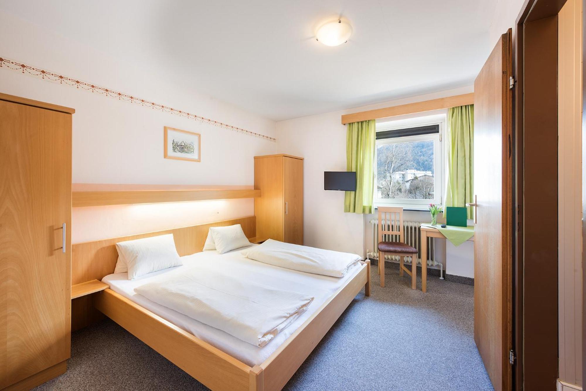 Budget Single Room,707530696:JPEG