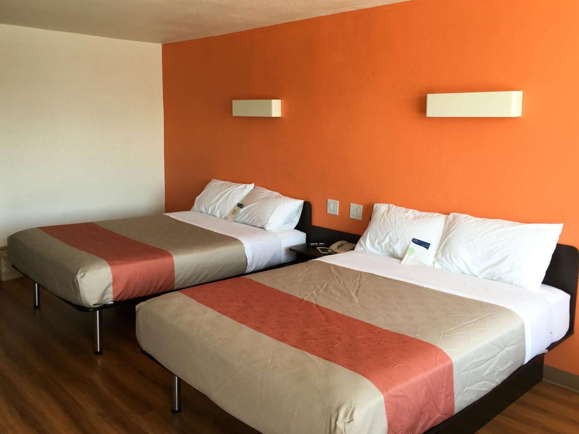 Deluxe Queen Room with Two Queen Beds - Non-Smoking