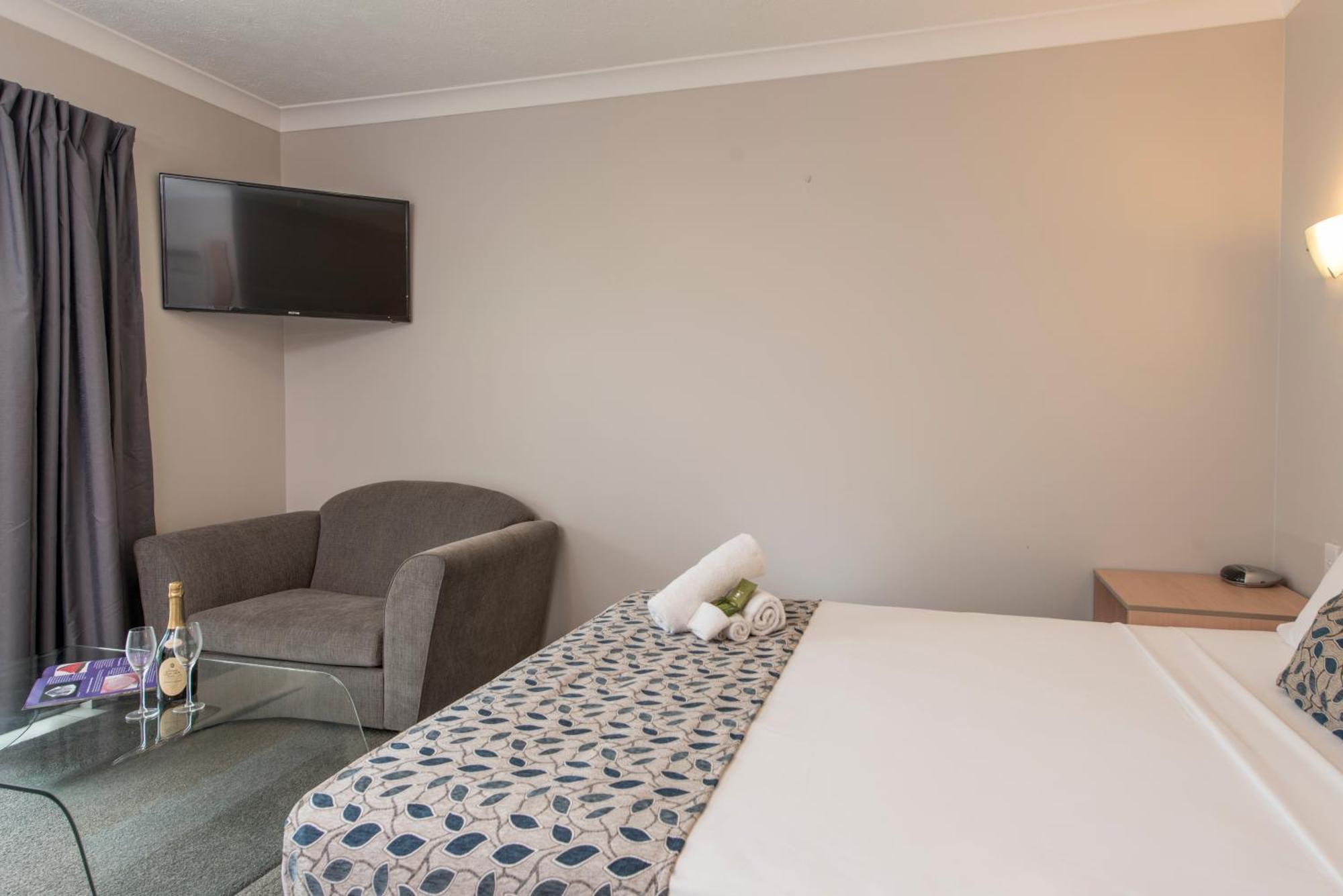 Deluxe Queen Room