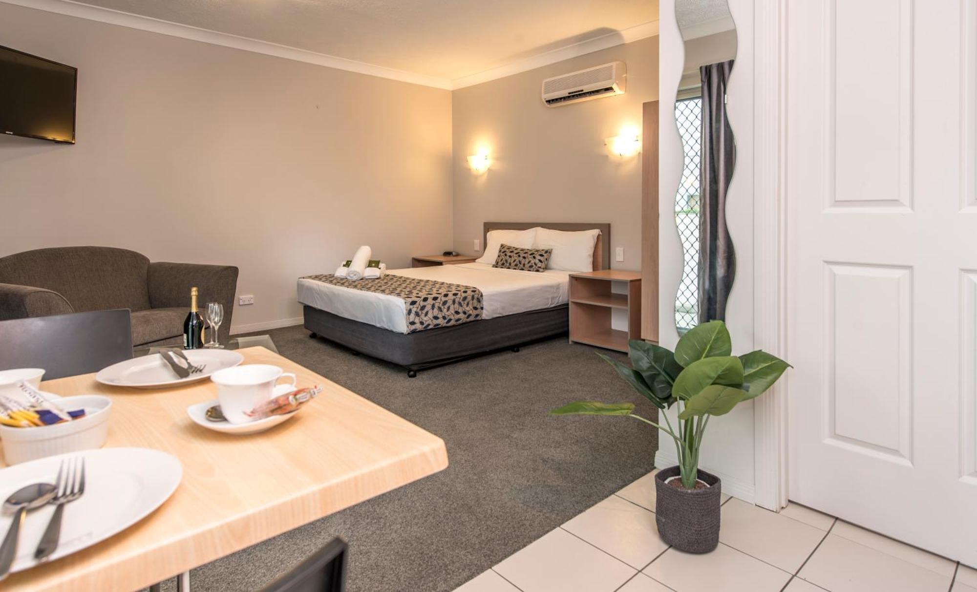 Deluxe Queen Room