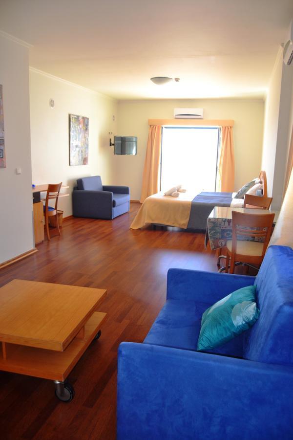 Suite com Varanda e Vista Mar
