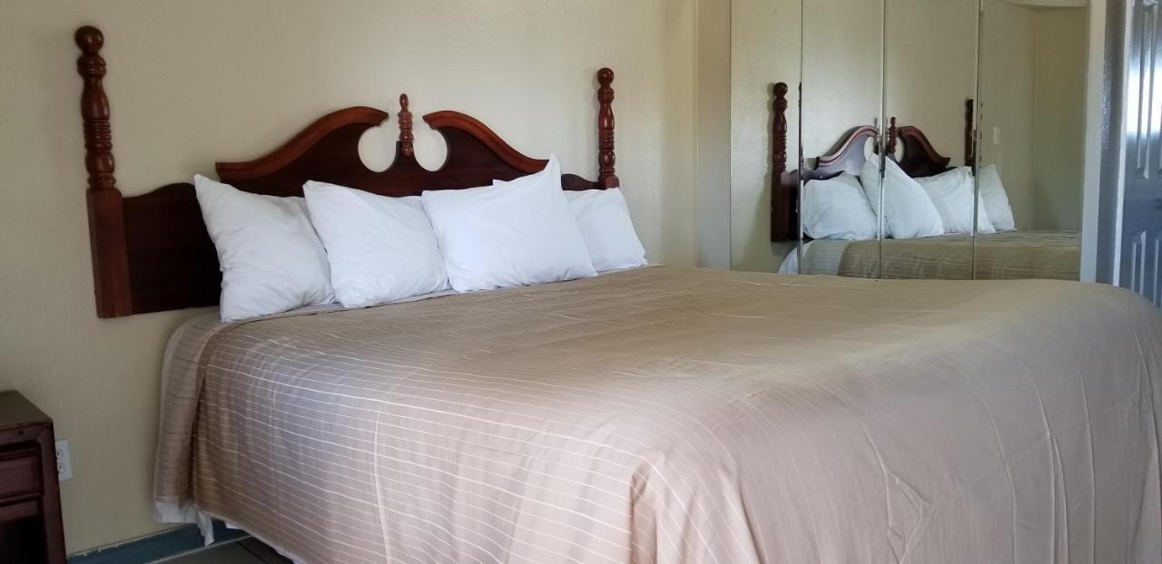 Deluxe King Room,1028362429:JPEG