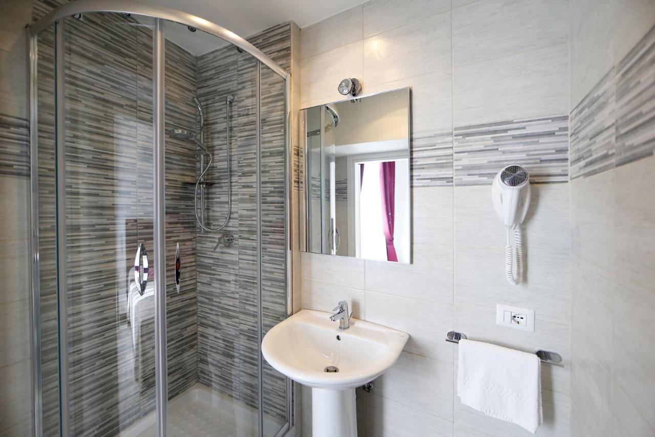 Single Room Private Bathroom