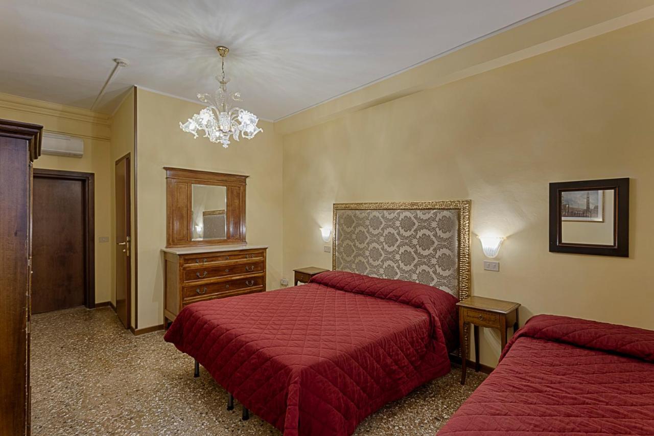 Quarto Duplo