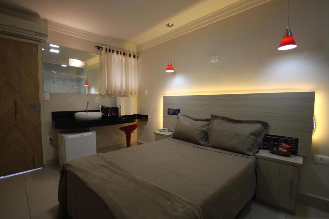 Quarto Grande com Cama de Casal ou 2 de Solteiro