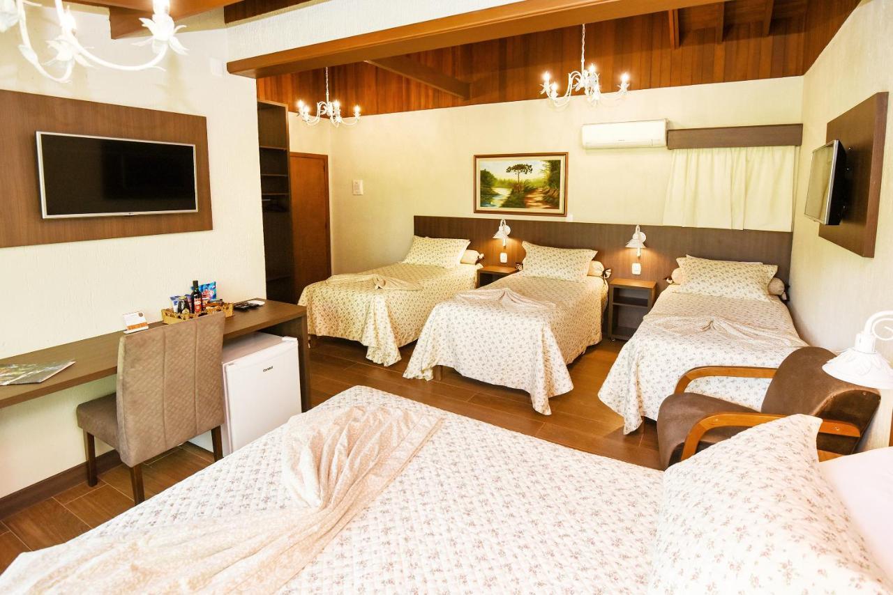 Deluxe Quadruple Room,744227092:JPEG