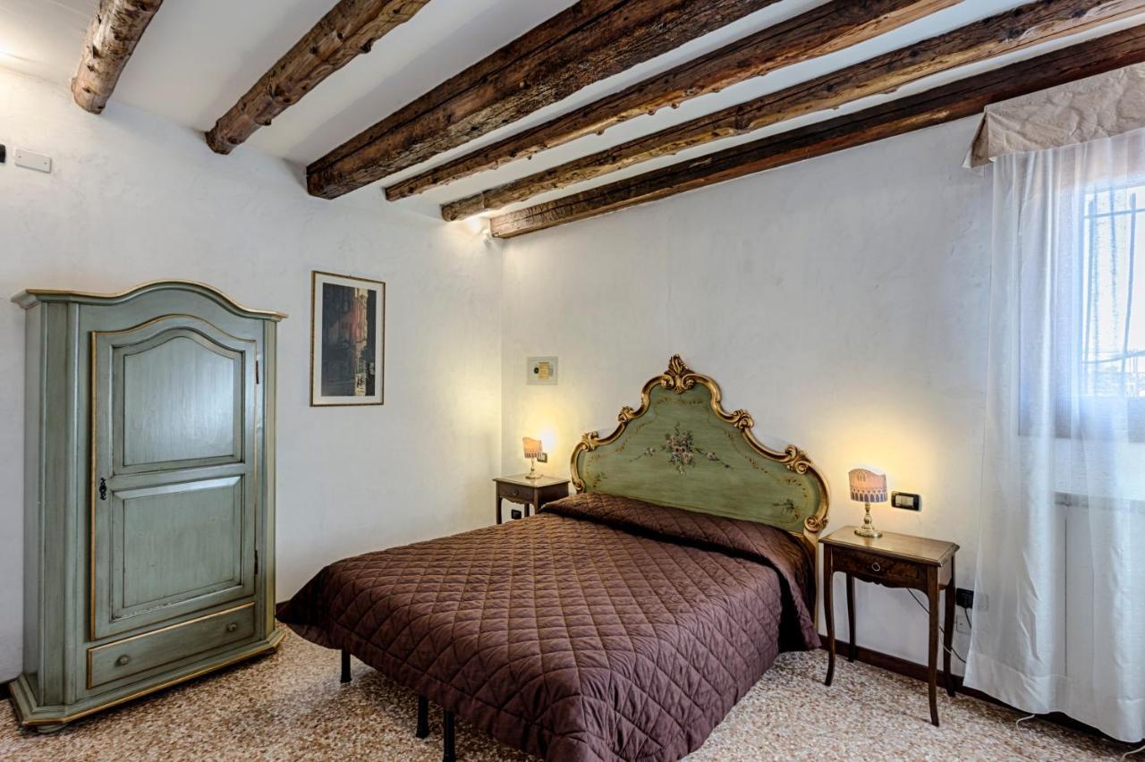 Quarto Duplo com Casa de Banho Privada Externa