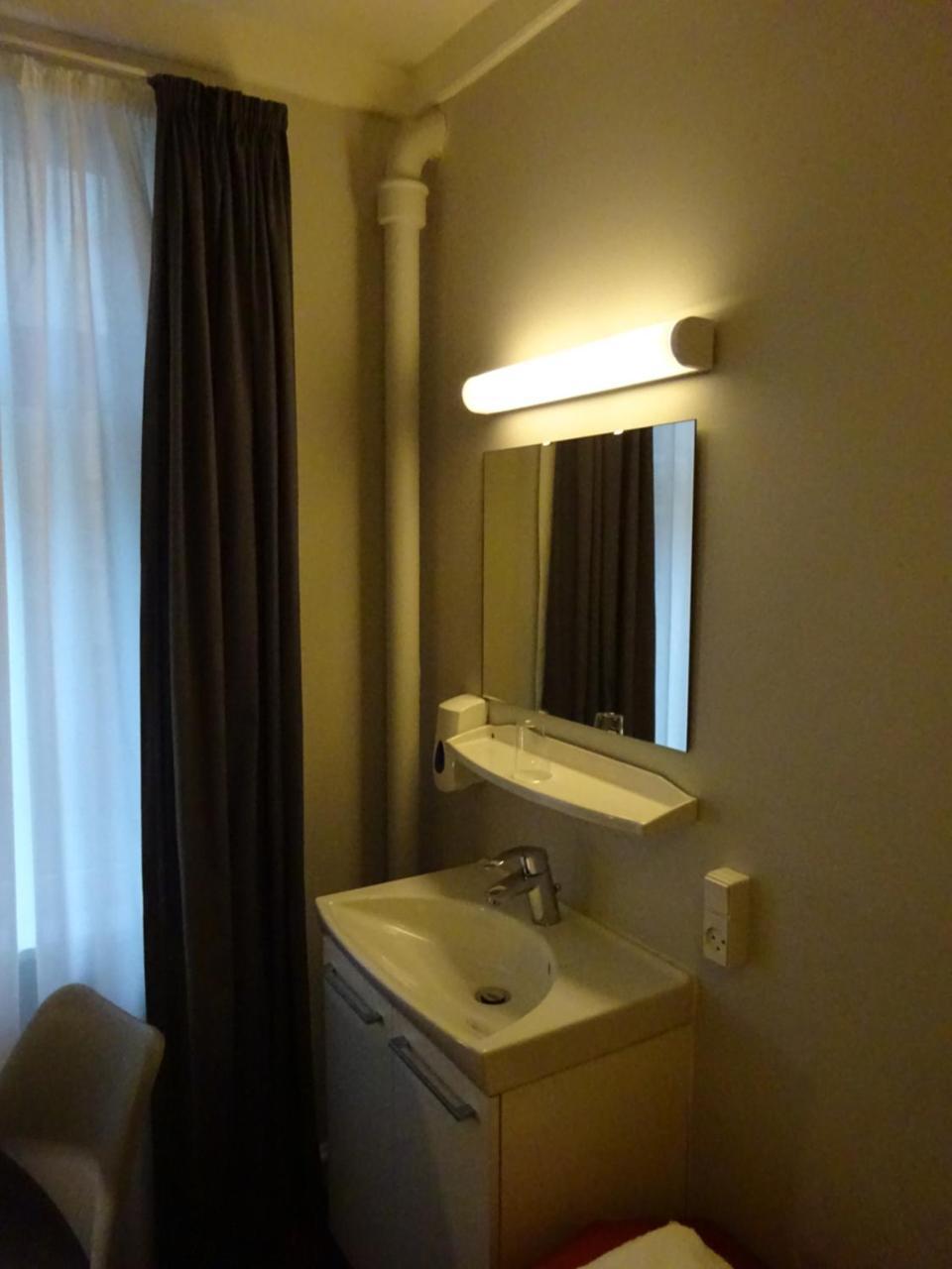 Economy Single Room,753292766:JPEG