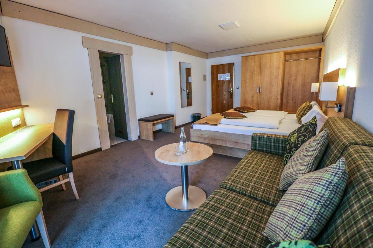 Großes Doppelzimmer