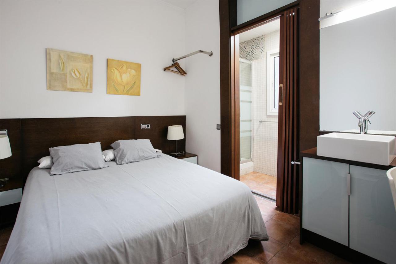 Interior Double room with private bathroom,377040175:JPEG
