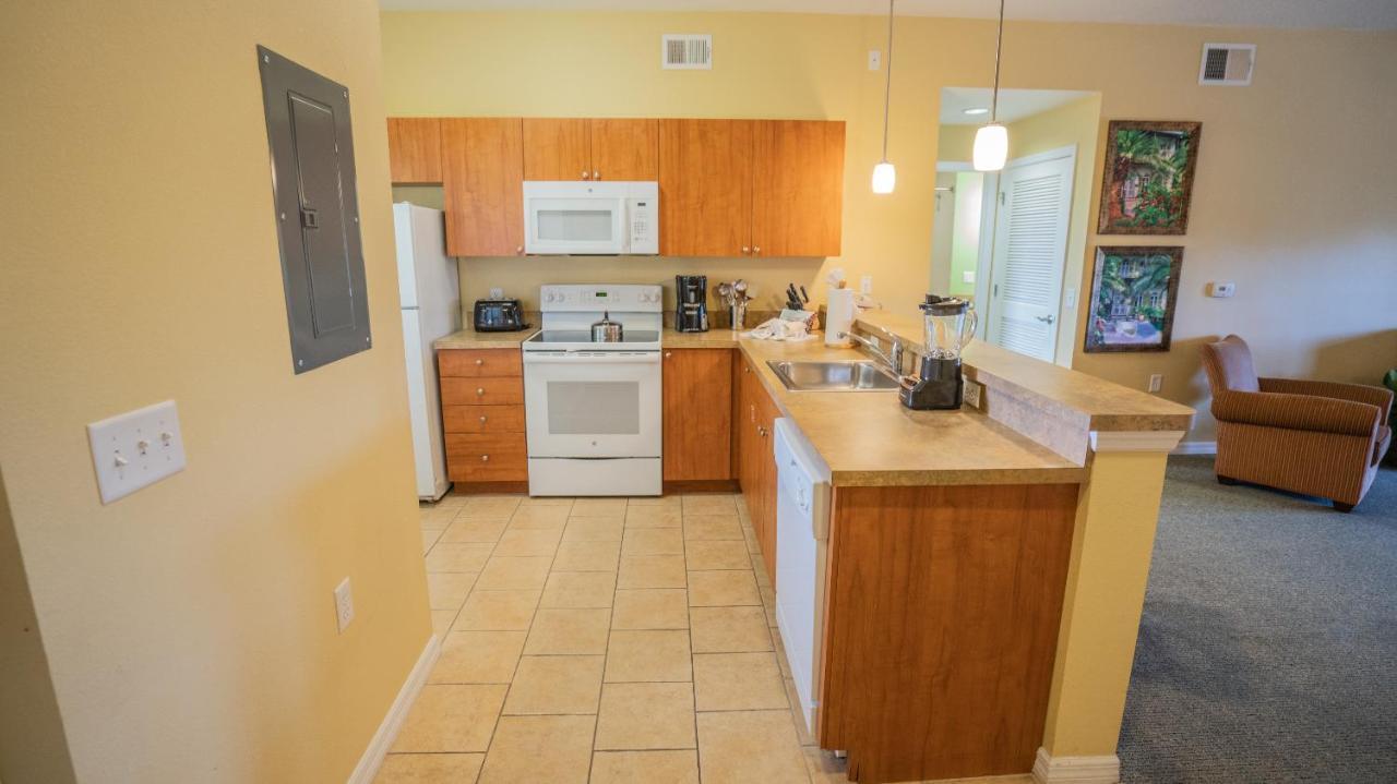 Two-Bedroom Condo Sofa Bed Full Kitchen