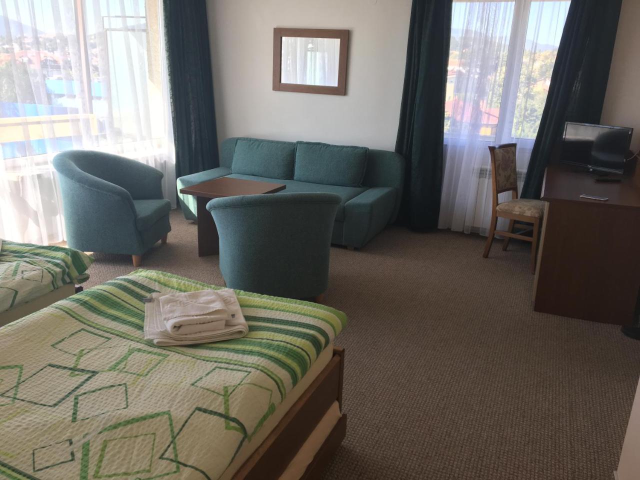 Deluxe Apartment with Balcony