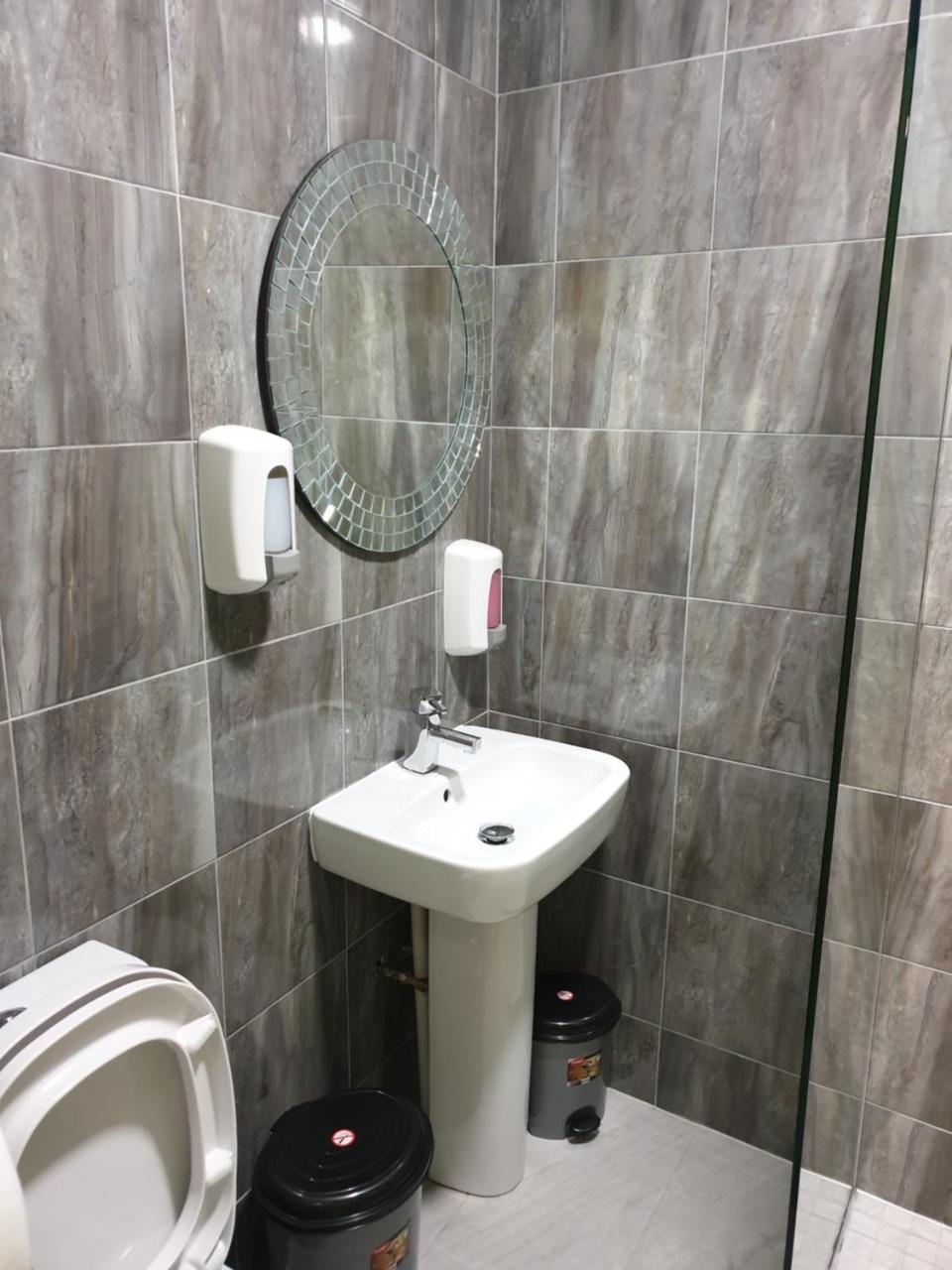 Posto Letto in Dormitorio Misto con 16 Letti