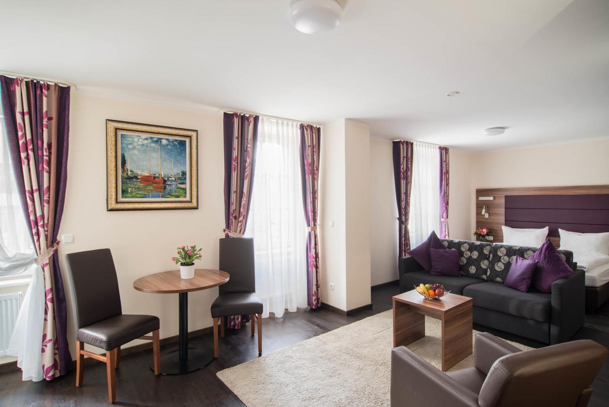 Deluxe Apartment