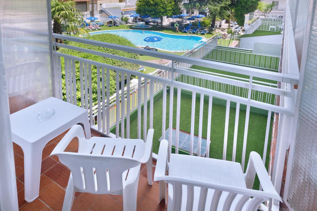 Apartment mit Balkon und Poolblick (2-4 Erwachsene)