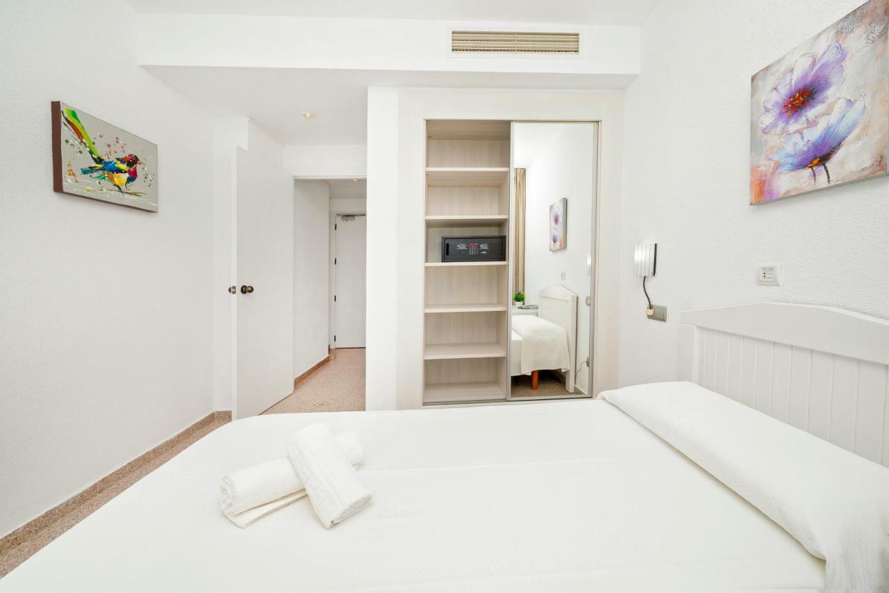 Single Room,790249215:JPEG