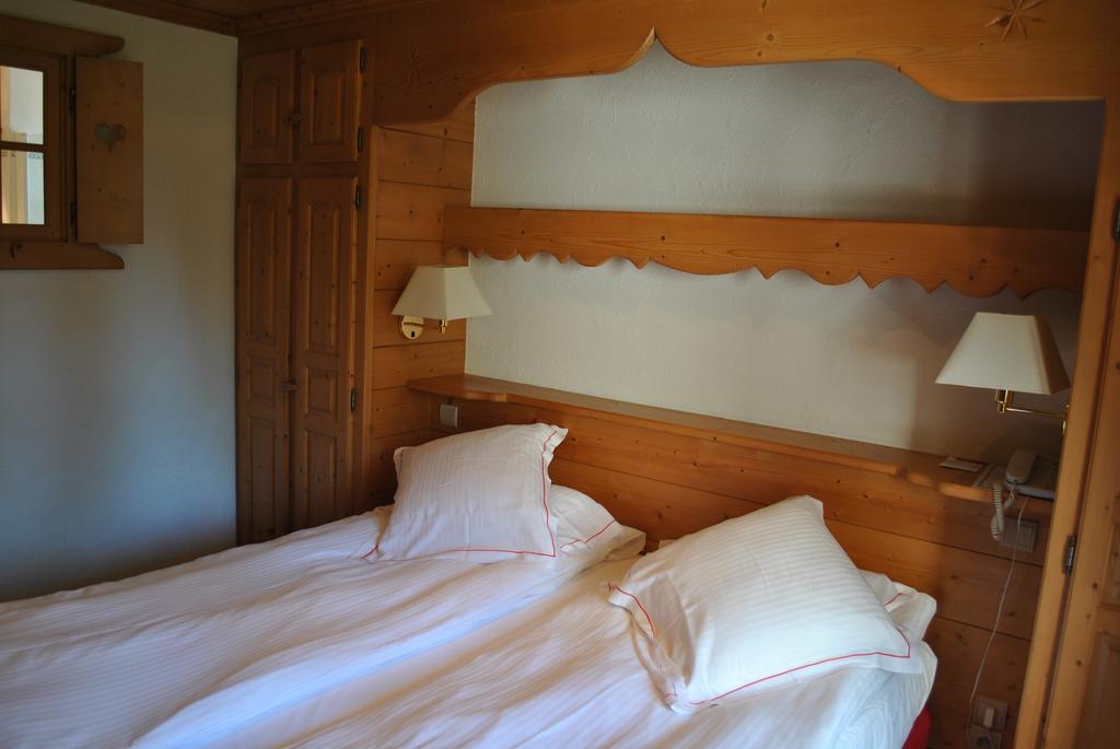 Family Room with Mont-Blanc view (2 Adults + 2 Children)