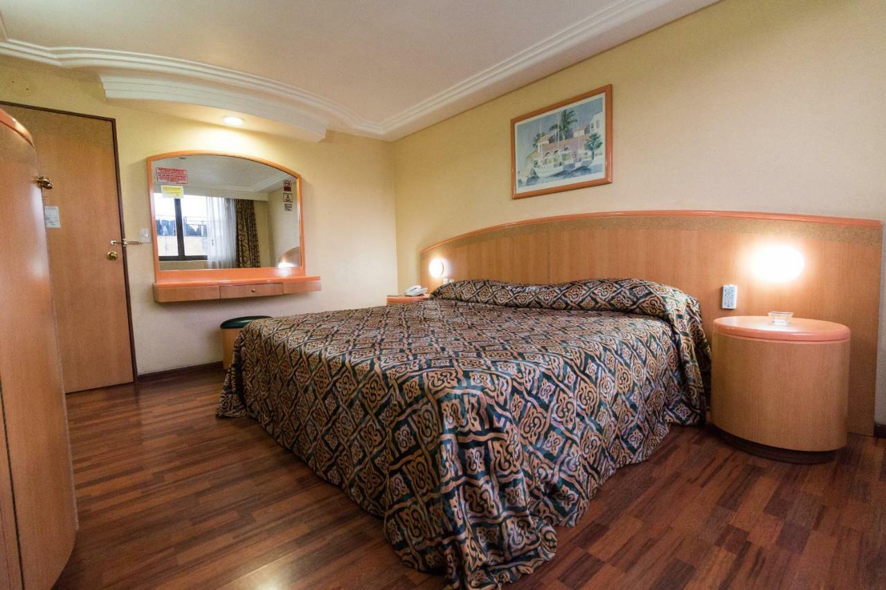 Quarto com Cama King-size