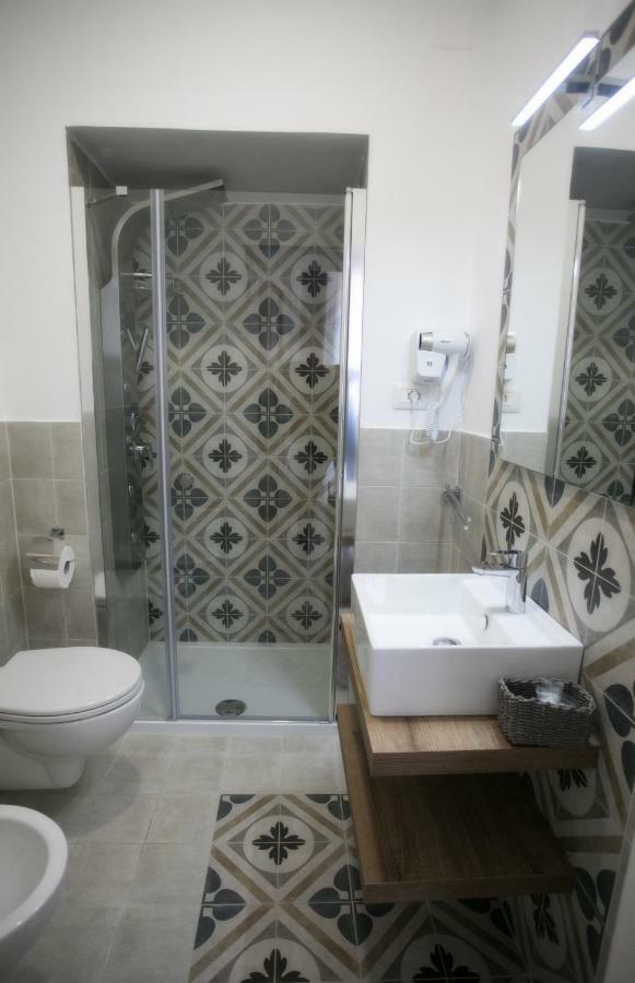 Deluxe Double Room with Side Sea View