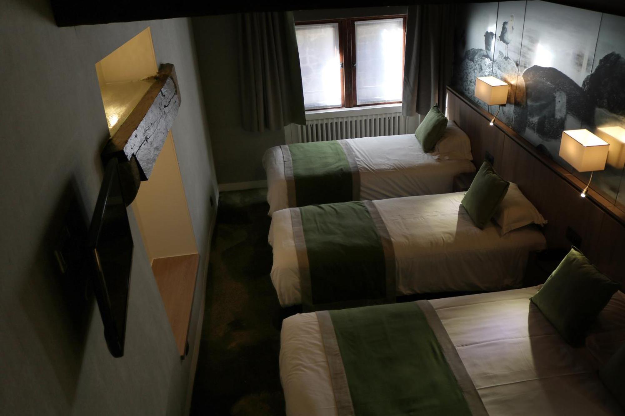 Triple Room,1239419074:JPEG