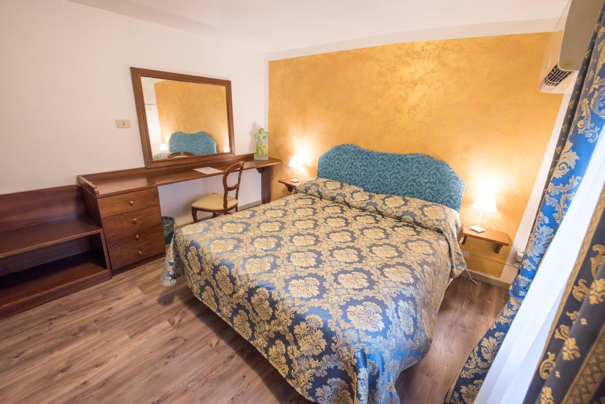 Quarto Duplo ou Twin com Casa de Banho Privativa Interior